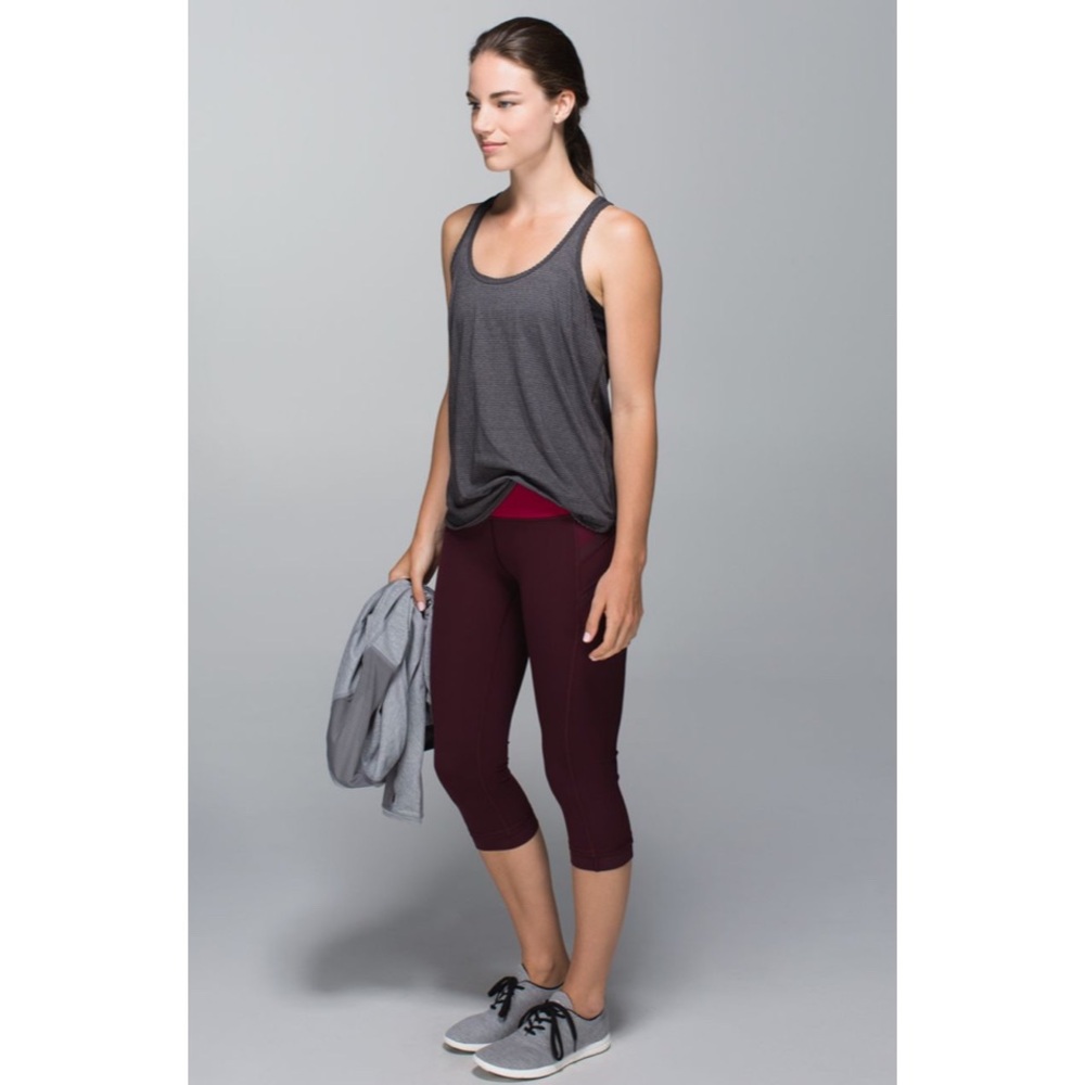 Lululemon Maroon Cropped Capri Workout Yoga Pilates Leggings
